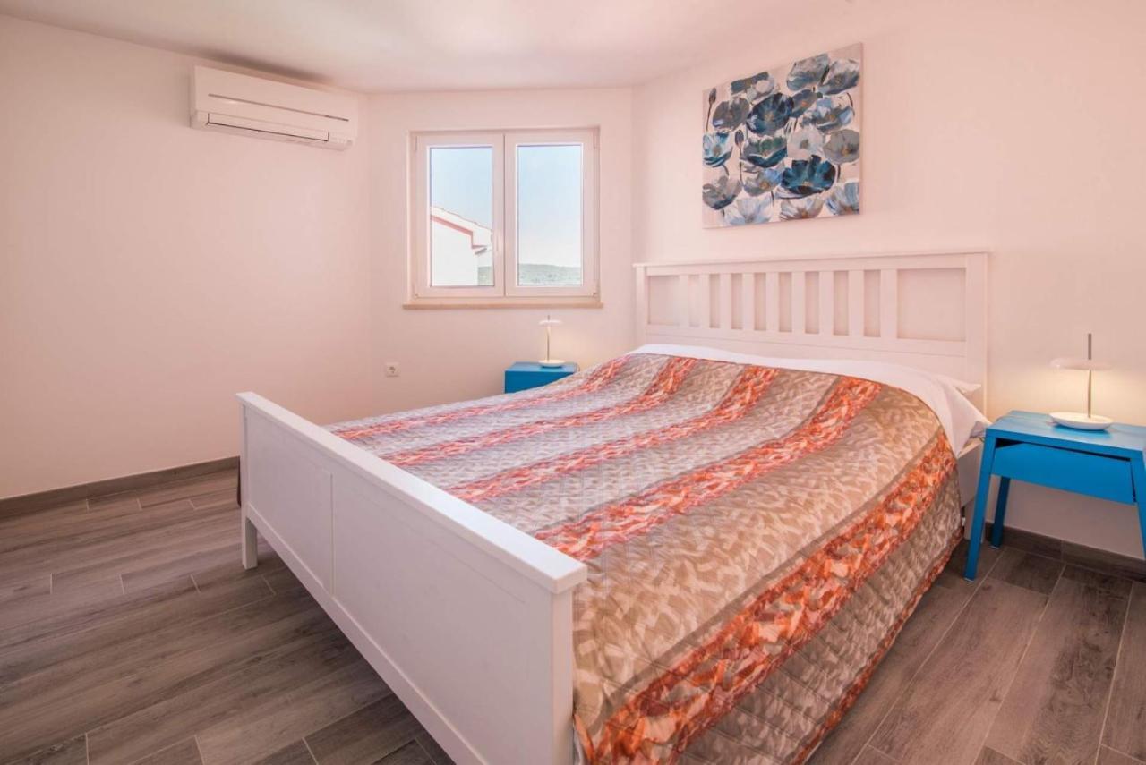 Apartman Zoe Vrbnik Extérieur photo